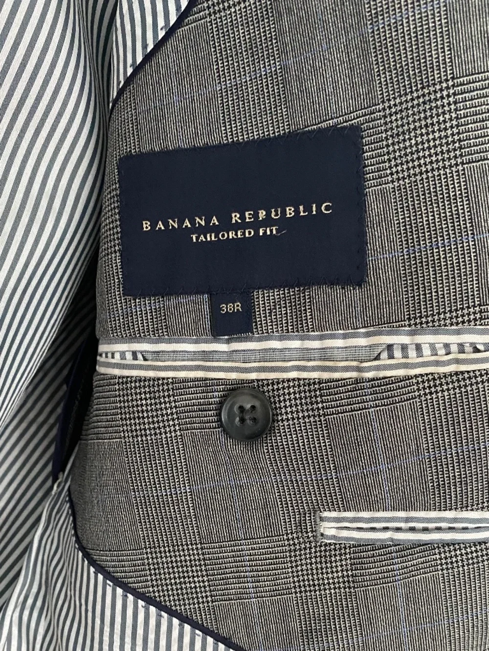 Banana Republic Grey Tailored Fit Blazer Suit Jacket w/ Ticket Pocket 38R